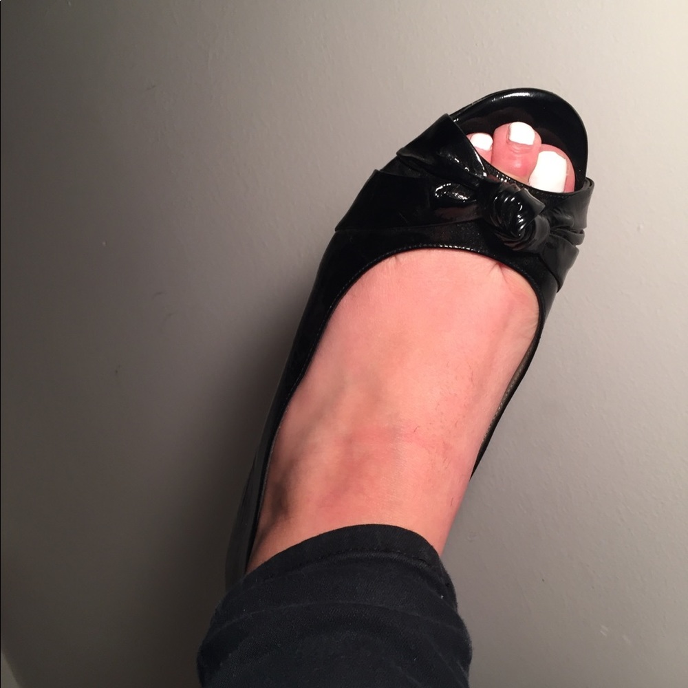 me too low wedge/flats